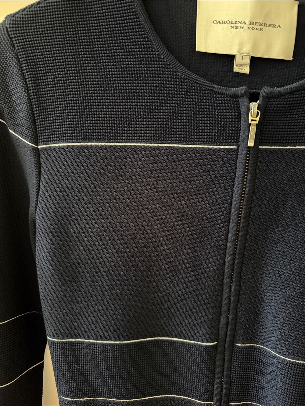 Carolina Herrera Navy and White Zip-Front Cropped Cardigan - Picture 8 of 10